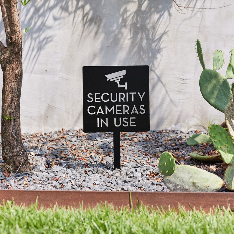 Security Camera Yard Sign - Mo - огляд і ціна Home Yard Security Cameras